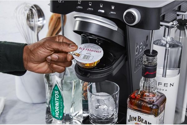 BLACK+DECKER Machine à Cocktail et à Boissons BEHB101-QS