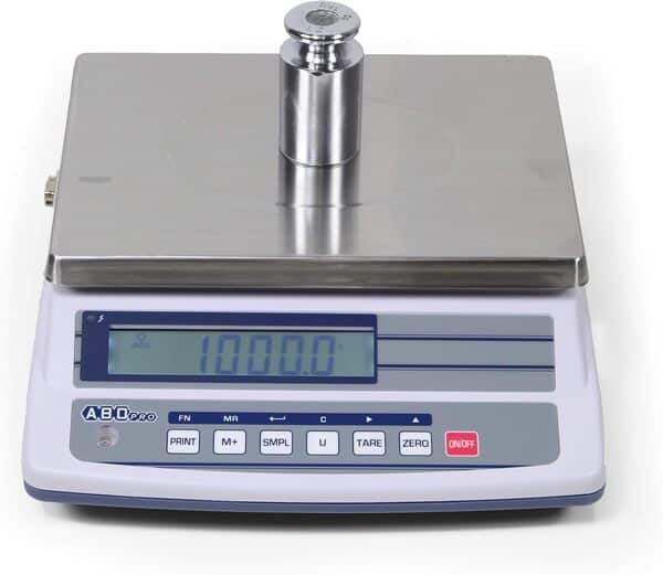 ABD Balance - Balance Compacte Portée 15kg/Précision 0,5 g - Balance Professionnelle Haute Qualité - Grand Plateau 23 x 33 cm - Écran LCD Rétro-éclairé - Autonomie Jusqu'à 80h - Garantie 1 an