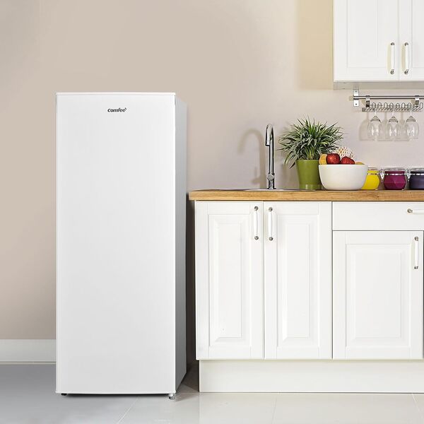COMFEE' RCU160WH2(E) Congélateur Armoire 160L - Hauteur 142cm -183kWh/an-Porte Réversible-42dB Silencieux-Thermostat Réglable-Pieds Ajustables-Blanc [Classe énergétique E]
