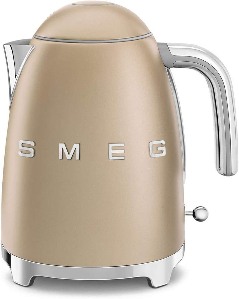 Test : bouilloire électrique Smeg KLF03CHMEU 2400W or mat