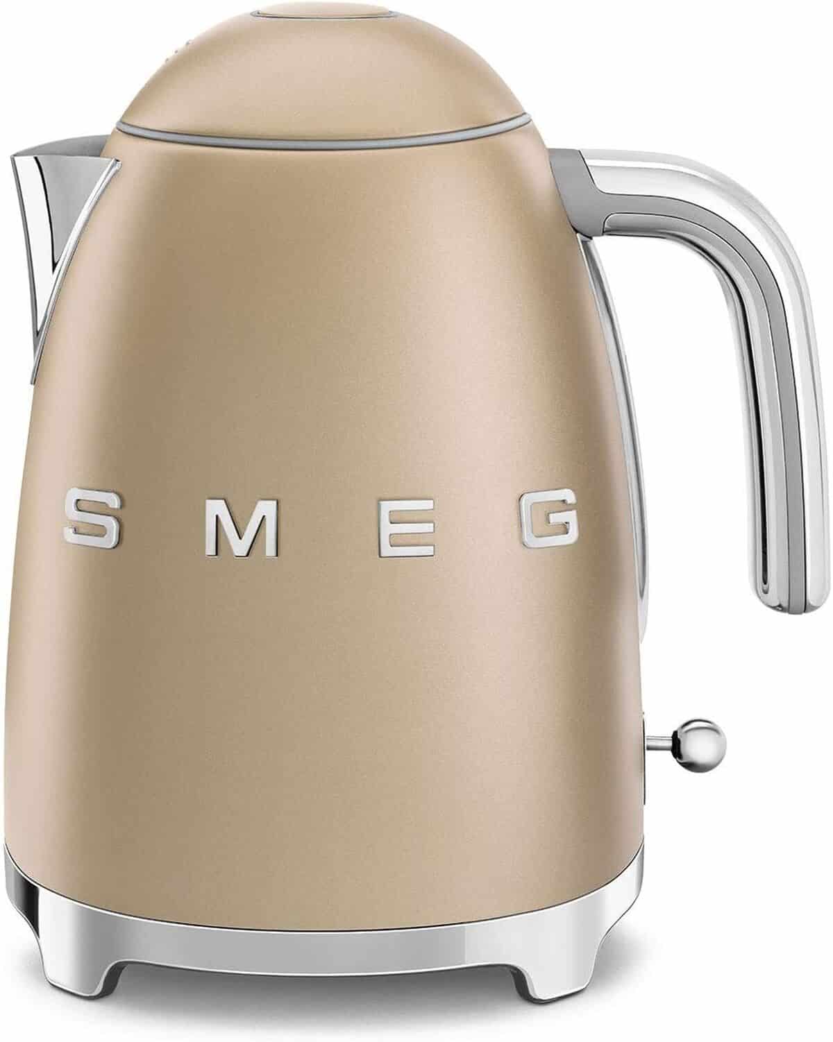 Test : bouilloire électrique Smeg KLF03CHMEU 2400W or mat