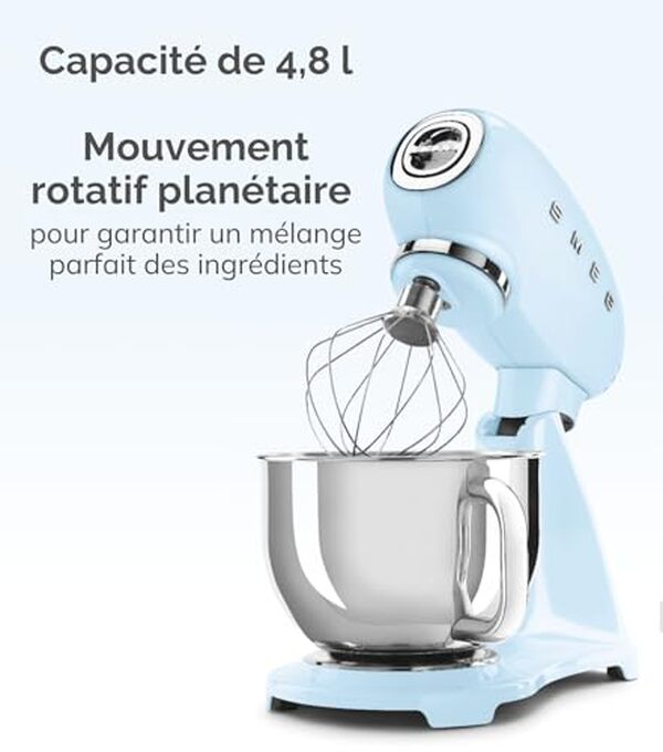 Découvrez l'évaluation détaillée du robot pâtissier Smeg SMF03GREU : puissance, sécurité et performance avec ses 800W. Idéal pour vos créations culinaires.