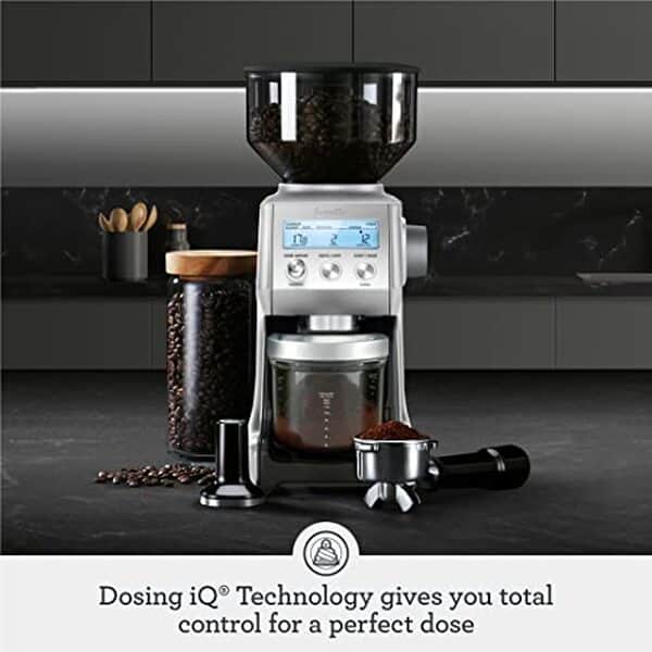 Découvrez notre analyse approfondie du Smart Grinder Pro BCG820DBL de Breville : performance, fonctionnalités et rapport qualité-prix pour les amateurs de café exigeants.