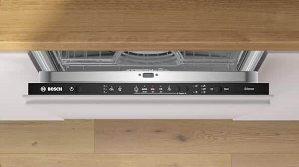 Découvrez notre analyse complète du lave-vaisselle encastrable Bosch SMV25EX06F série 2 : un appareil performant et silencieux, idéal pour votre cuisine moderne.