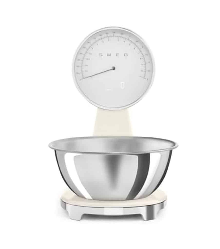 Test Smeg KSF01PBWW : balance 5 kg, design crème