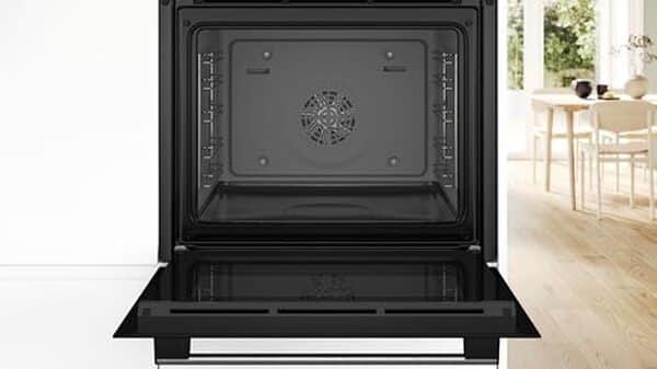Découvrez les points forts du four encastrable Bosch HBA553BR3F inox : performance, design et praticité au rendez-vous pour une cuisine parfaite.