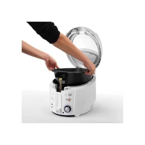 Découvrez notre avis détaillé sur la friteuse De'Longhi F38436 : fonctionnalités, performances et conseils d'utilisation pour des frites savoureuses à la maison