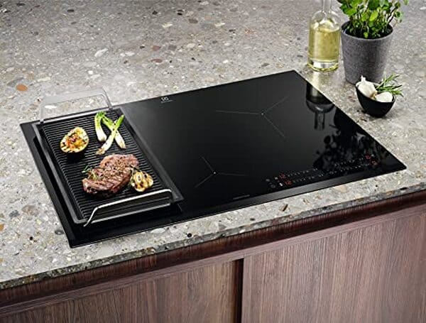 Découvrez la plaque induction Electrolux LIL83443 avec sa technologie flexible et intelligente. Avis complet, caractéristiques et performances pour un choix éclairé. 